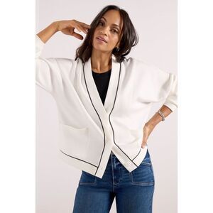 Evereve Corinne Sleek Sweatshirt in Offwhite Size XL